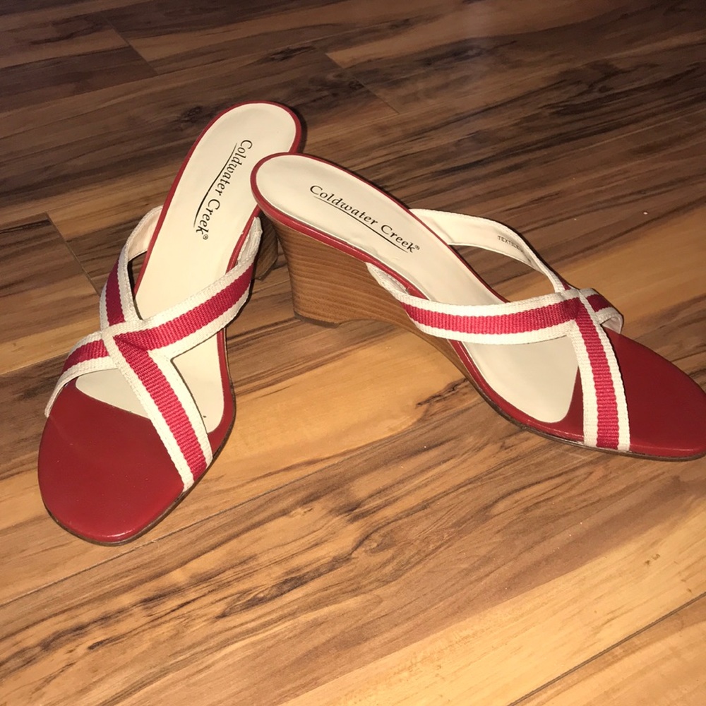 Red wedges